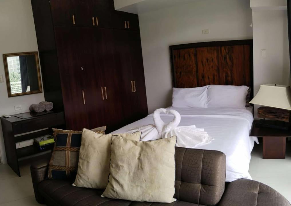 Pico De Loro Beach And Country Club Cutad Exteriör bild